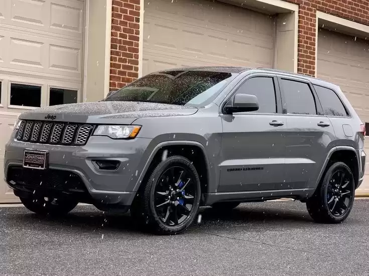 Used Jeep Cherokee For Sale in Mehairja , Al Rayyan #33598 - 1  image 