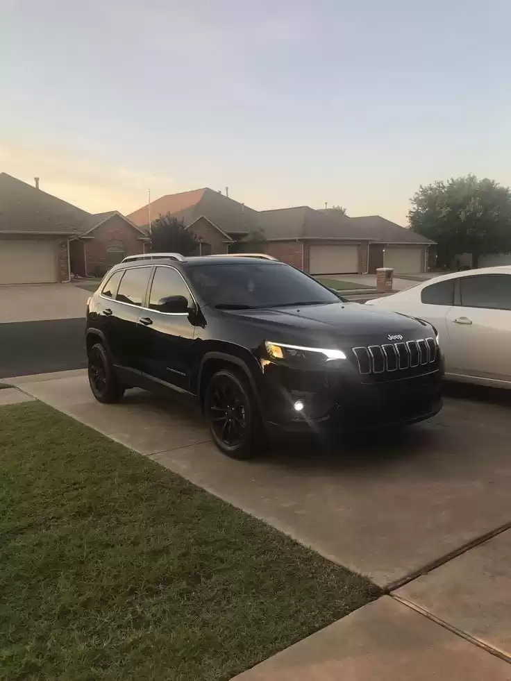 Used Jeep Cherokee For Sale in Al Themaid , Al Rayyan #33607 - 1  image 